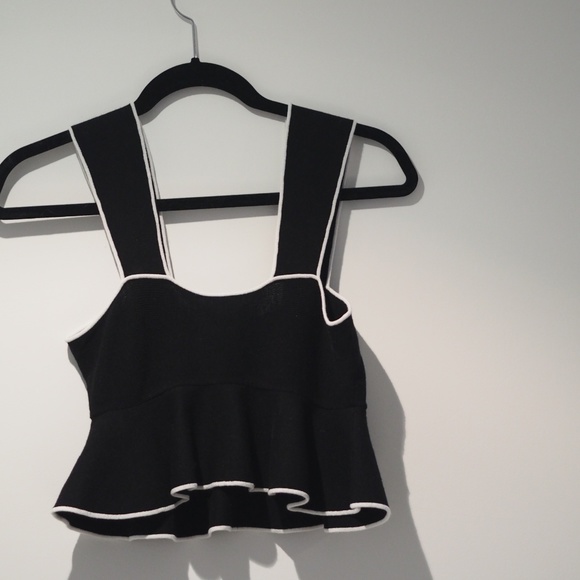 Club Monaco - Picture 5 of 6